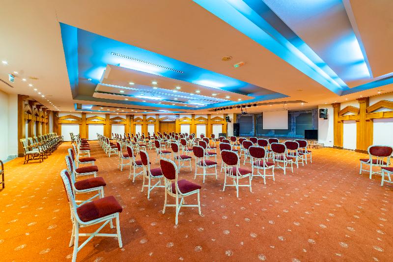 אתר נופש Queen S Park Le Jardin