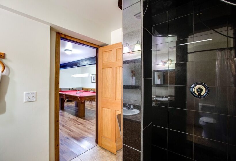 03mbh   Wifi  Pets Ok   Sleeps 26