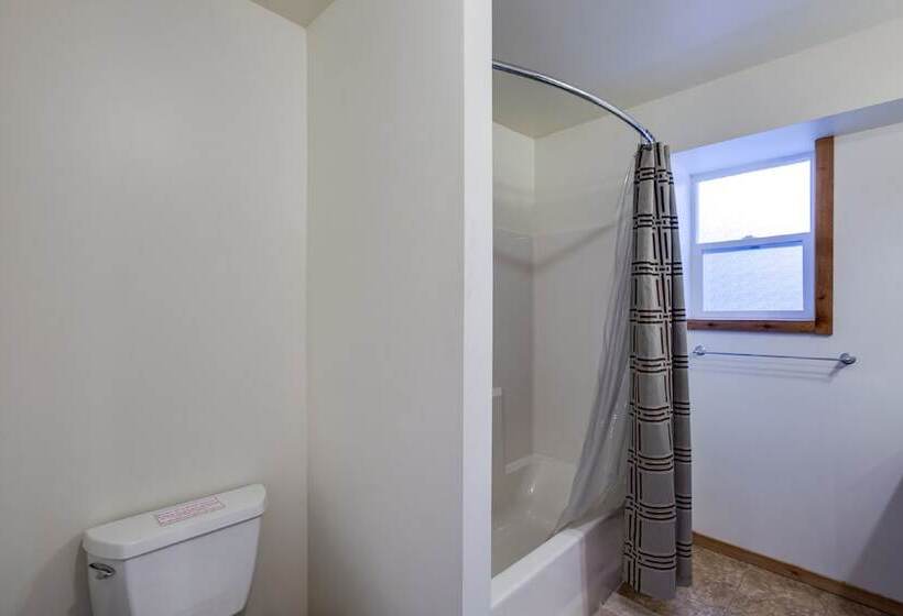 03mbh   Wifi  Pets Ok   Sleeps 26