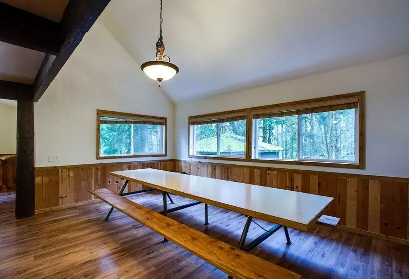 03mbh   Wifi  Pets Ok   Sleeps 26