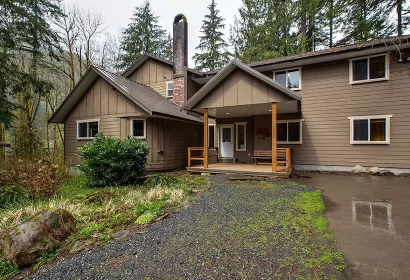 03mbh   Wifi  Pets Ok   Sleeps 26