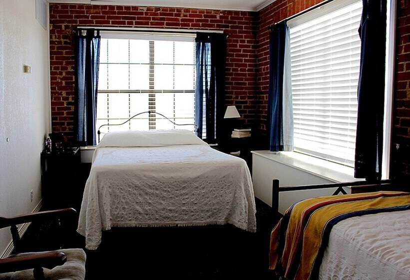 ベッドアンドブレックファースト Spur