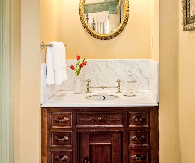 민박 The Lady Mary Inn