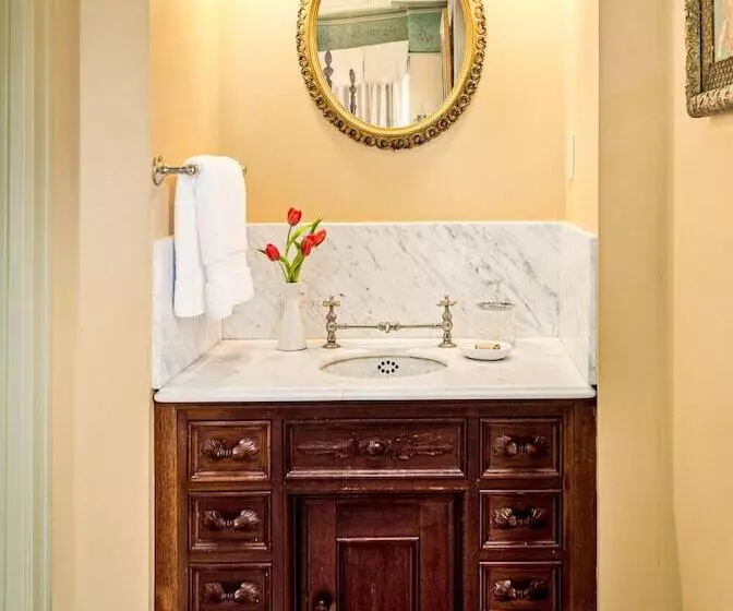 Aamiaismajoitus (B&B) The Lady Mary Inn