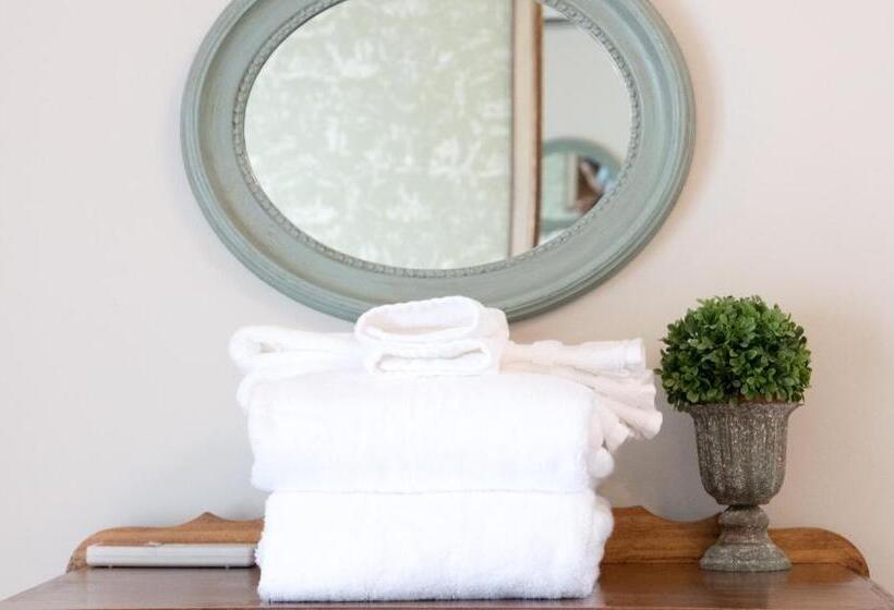 住宿加早餐  The Manor At Airmont