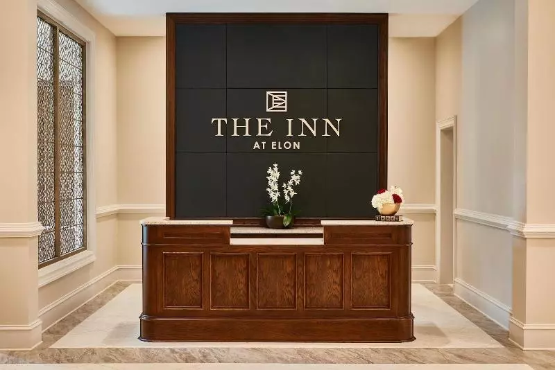 Hotelli The Inn At Elon