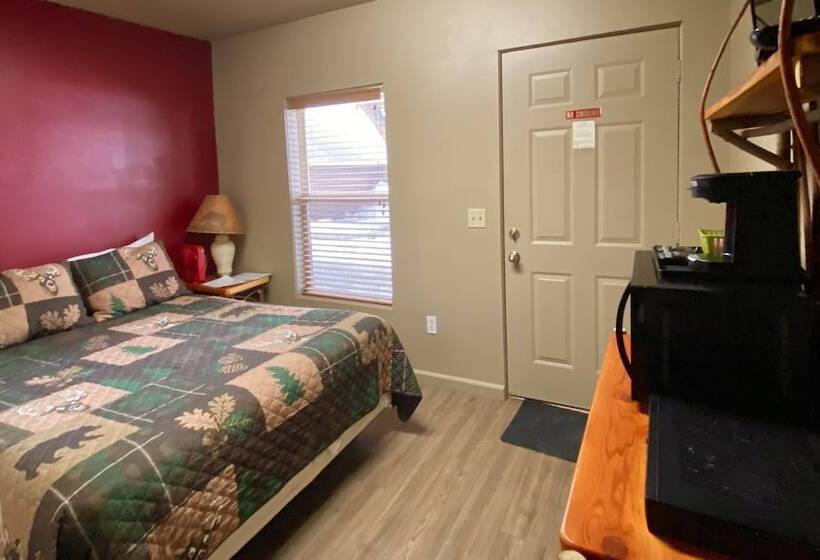 Мотель Sourdough Lodge