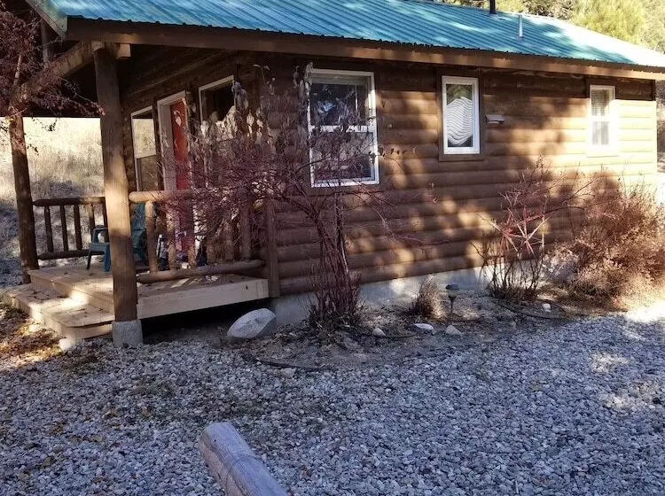 モーテル Sourdough Lodge