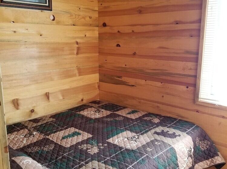 Мотель Sourdough Lodge