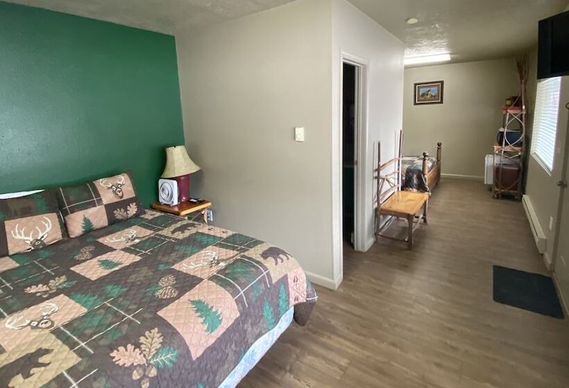 Мотель Sourdough Lodge