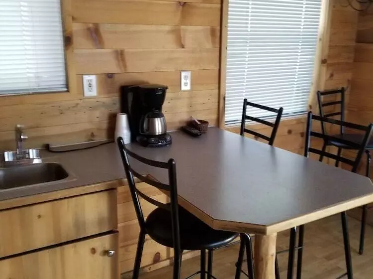 モーテル Sourdough Lodge