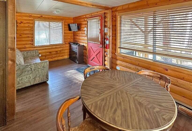 Мотель Sourdough Lodge