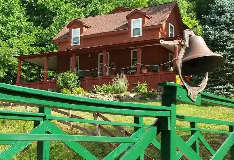 Mountain Harbour B&b And Hiker Hostel