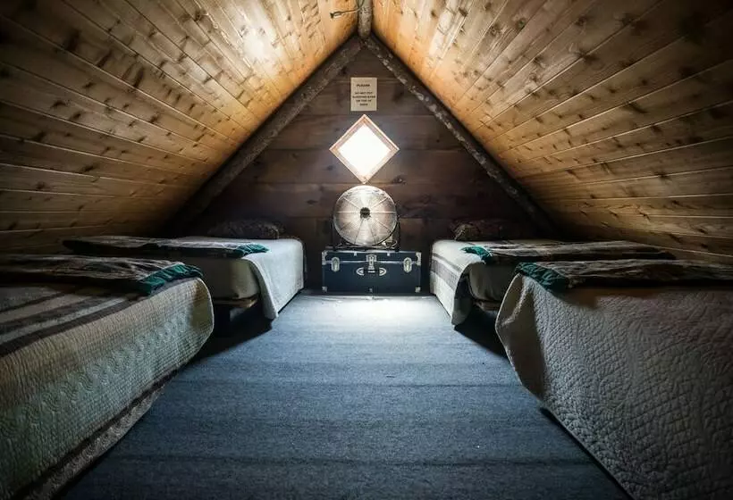 Mountain Harbour B&b And Hiker Hostel