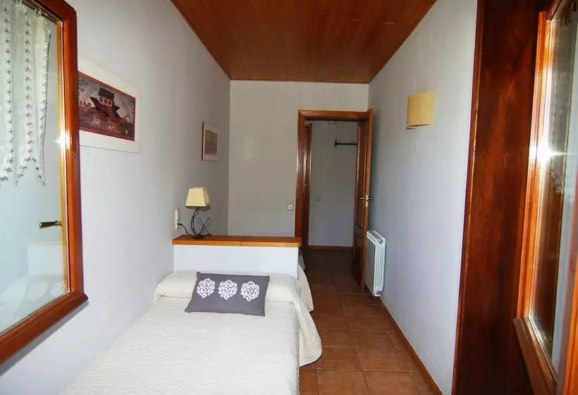 Majatalo Ca De Badia / Apartamentos