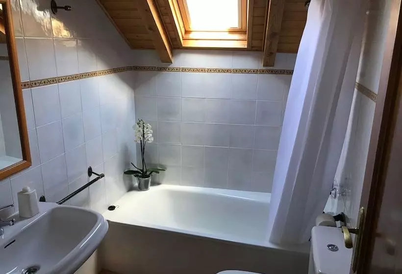 Majatalo Ca De Badia / Apartamentos