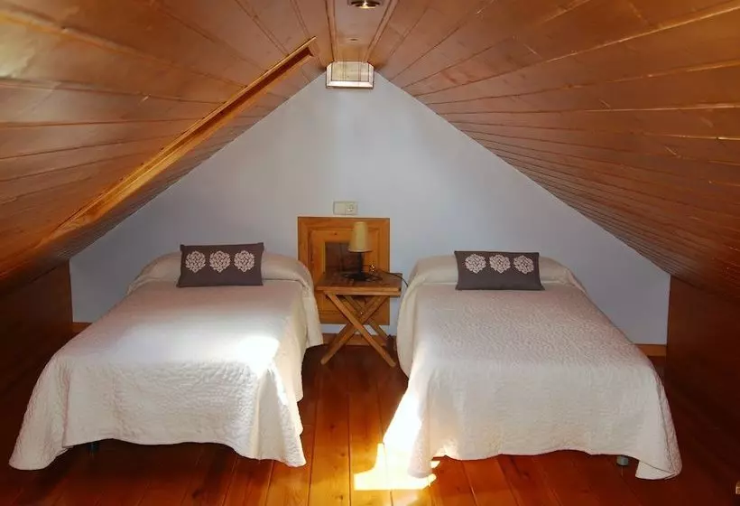 Majatalo Ca De Badia / Apartamentos