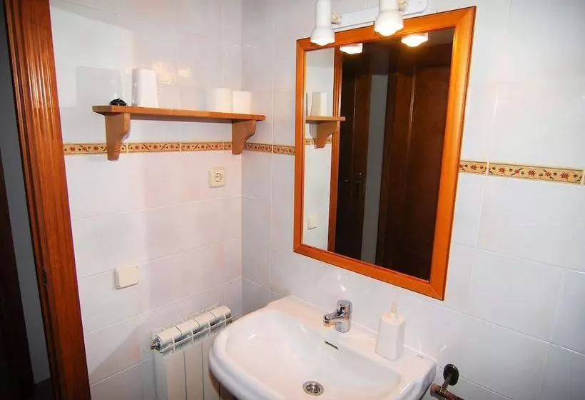 Majatalo Ca De Badia / Apartamentos