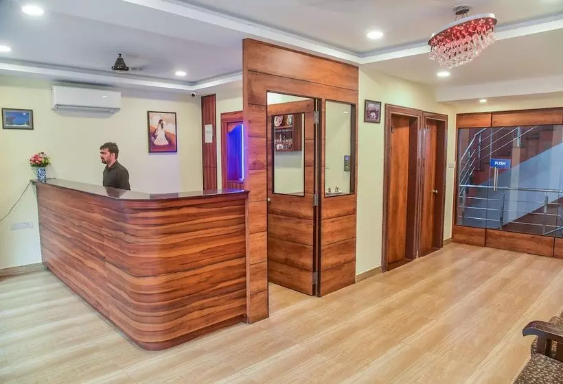 Hotelli Candolim Grande Resort