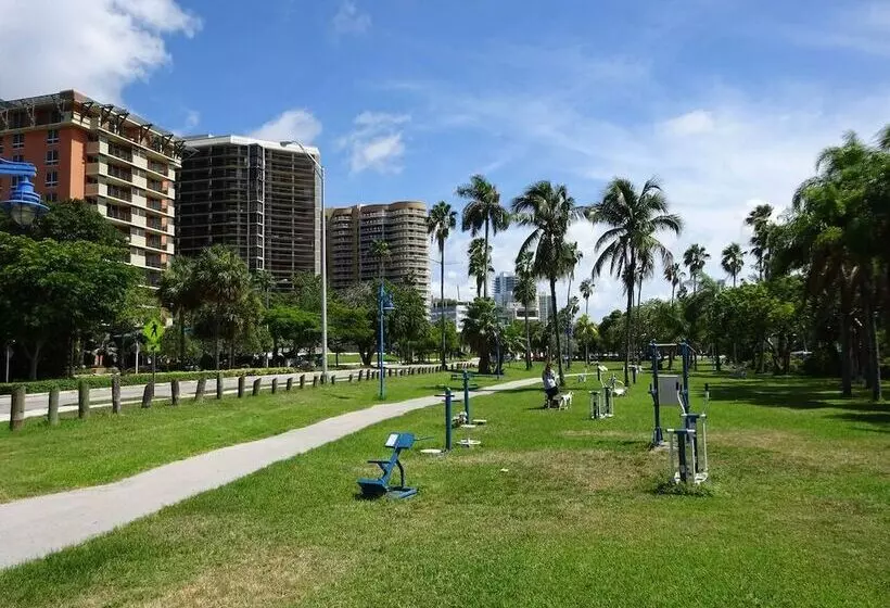 هتل Ocean, Marina & City View Studio + Balcony #2