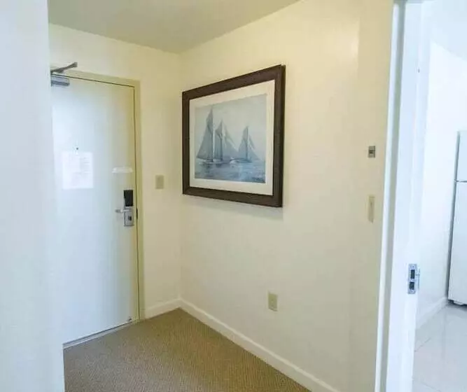 هتل Ocean, Marina & City View Studio + Balcony #2