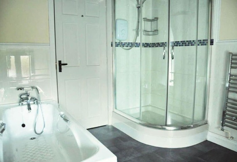 Stylish Cottage Hideaway With Oodles Of Charm Near Looe