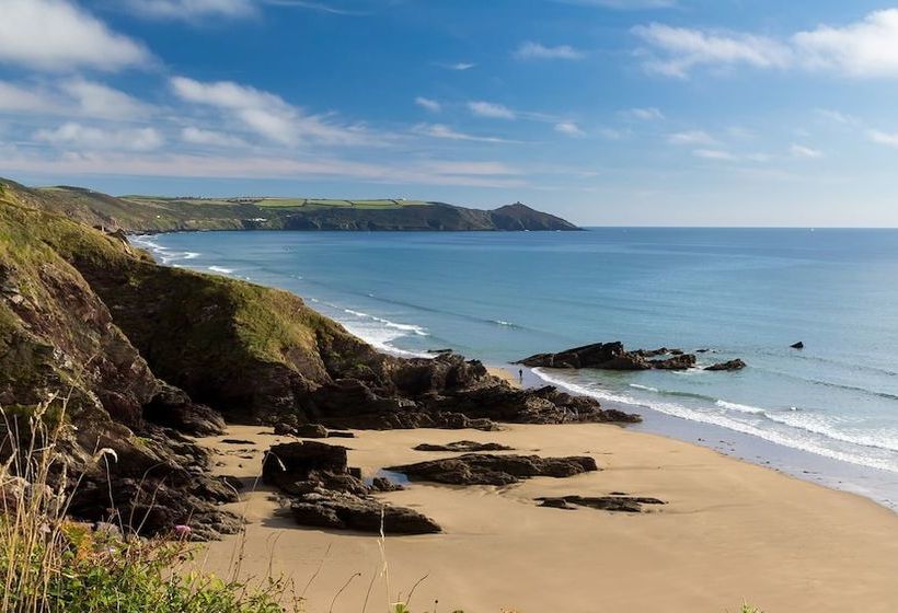 Stylish Cottage Hideaway With Oodles Of Charm Near Looe