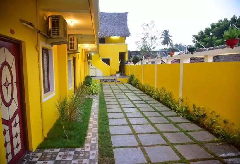 هتل A P Guest House