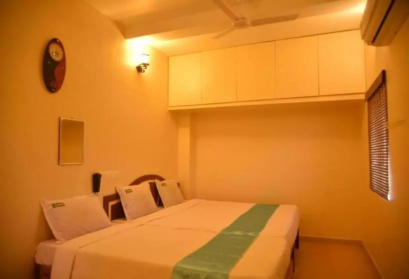 هتل A P Guest House