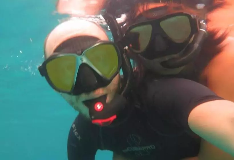 هتل Anilao Scuba Dive Center