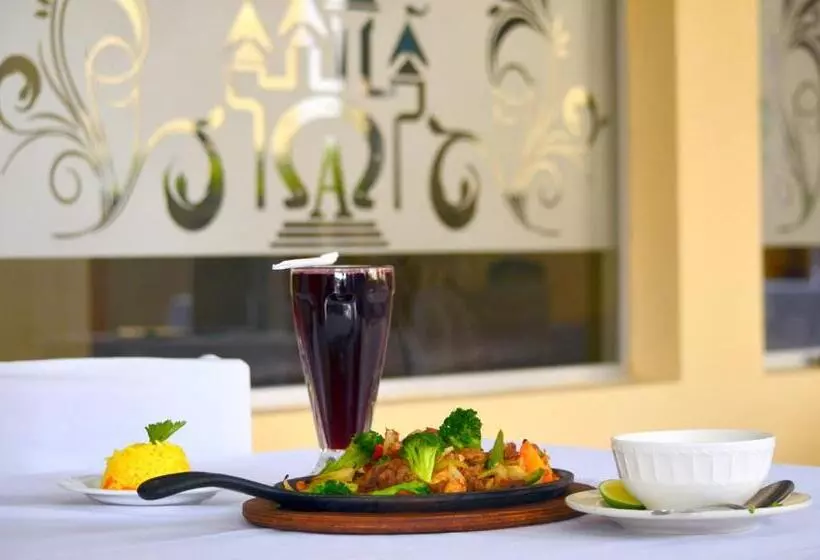 هتل Y Restaurante Castillo De Los Altos