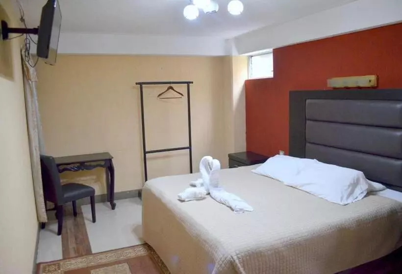 هتل Y Restaurante Castillo De Los Altos