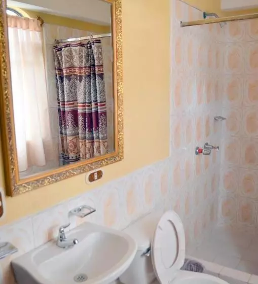 هتل Y Restaurante Castillo De Los Altos