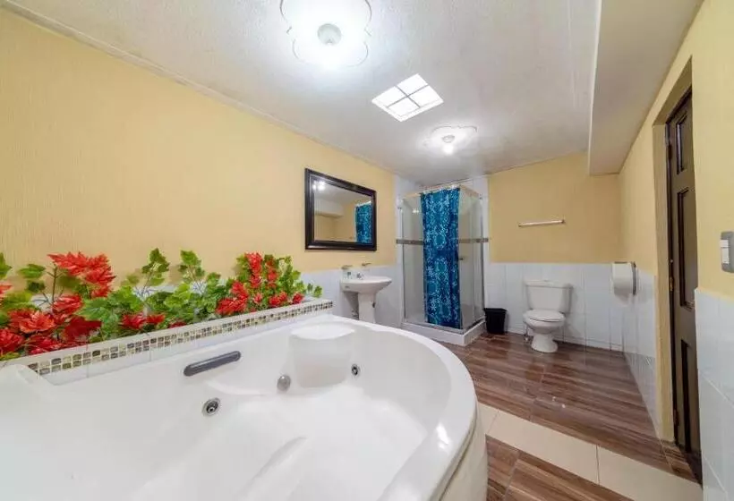 هتل Y Restaurante Castillo De Los Altos