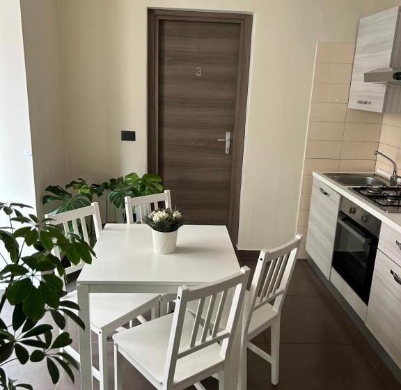 تختخواب و صبحانه Sistra