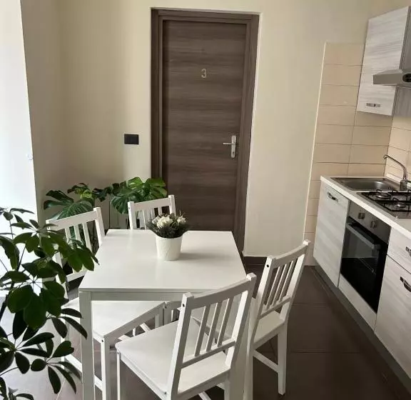 تختخواب و صبحانه Sistra