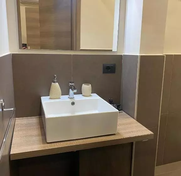 تختخواب و صبحانه Sistra