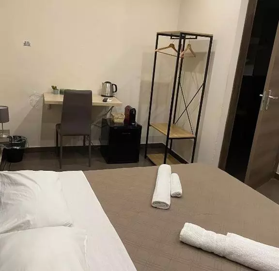 تختخواب و صبحانه Sistra