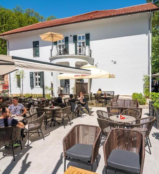 تختخواب و صبحانه Vila Emilia