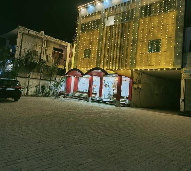 בית מלון כפרי Oyo 23101  Amarpali