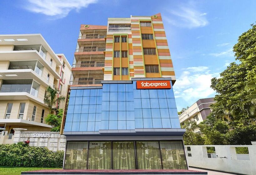 Hotell Fabexpress Nest   Nr Eden Garden Stadium