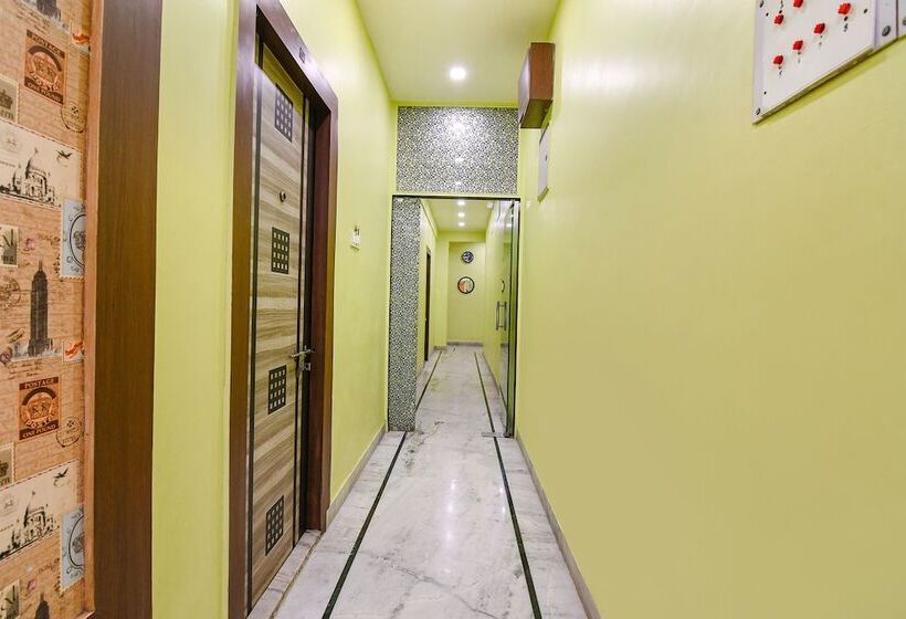 Hotell Fabexpress Nest   Nr Eden Garden Stadium