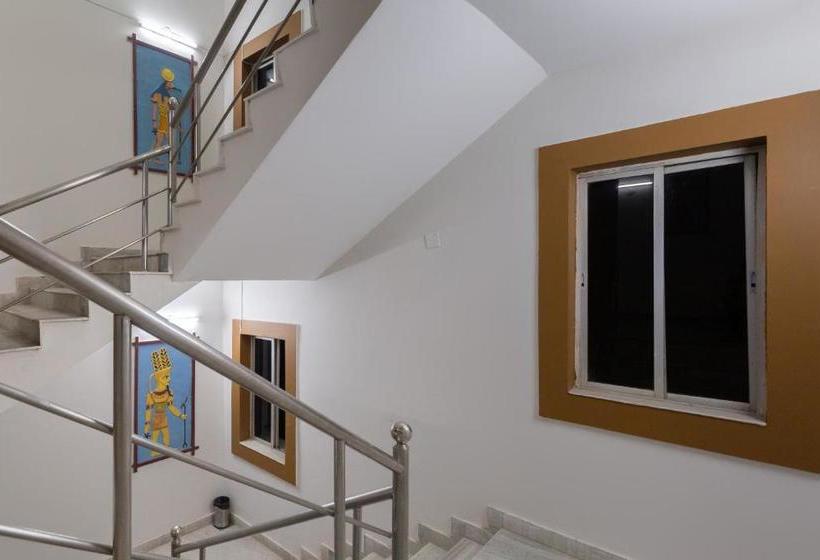 Hotel Oyo Flagship 64039 Reshmi Plaza