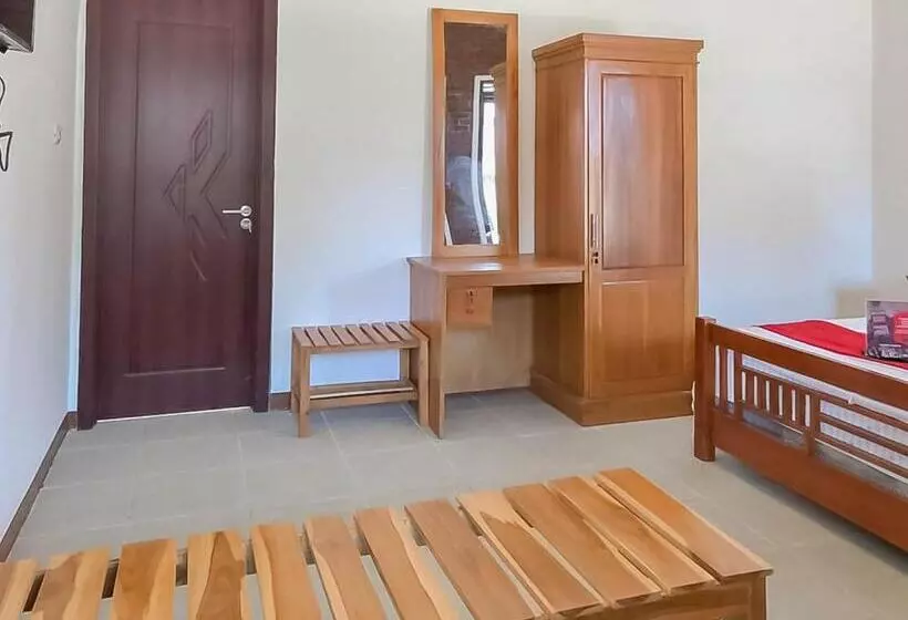 ホテル Reddoorz Resort Near Darajat Garut