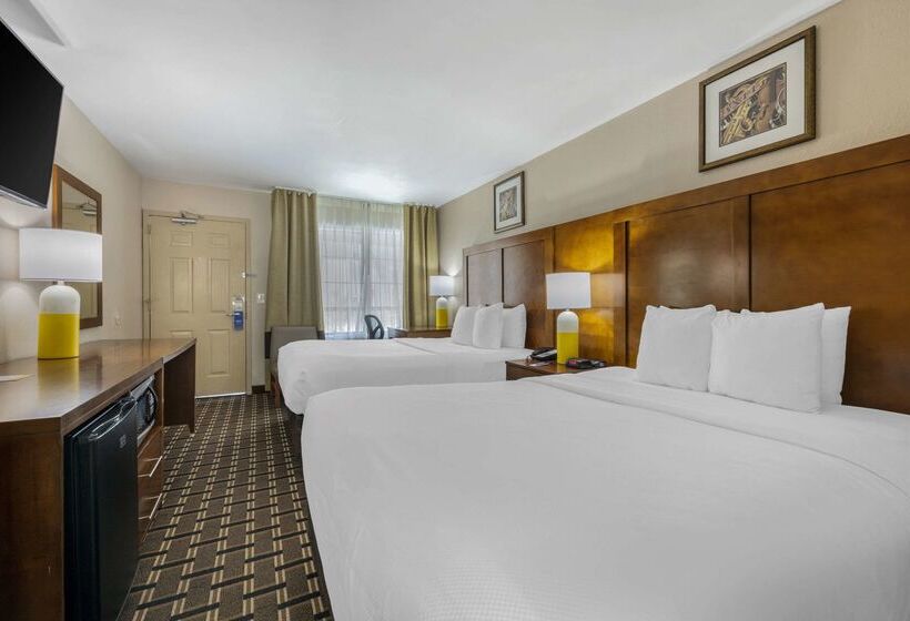 בית מלון כפרי Comfort Inn Downtown Nashville  Music City Center