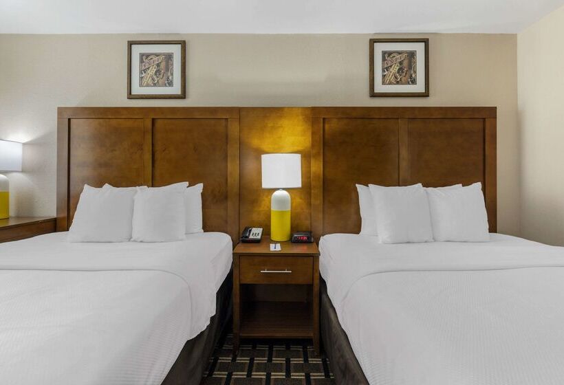 בית מלון כפרי Comfort Inn Downtown Nashville  Music City Center