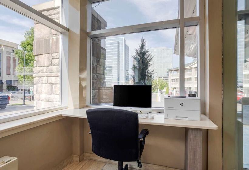 בית מלון כפרי Comfort Inn Downtown Nashville  Music City Center