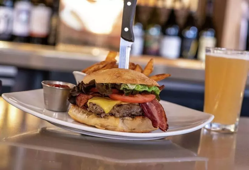 Doubletree By Hilton Hotel Portland