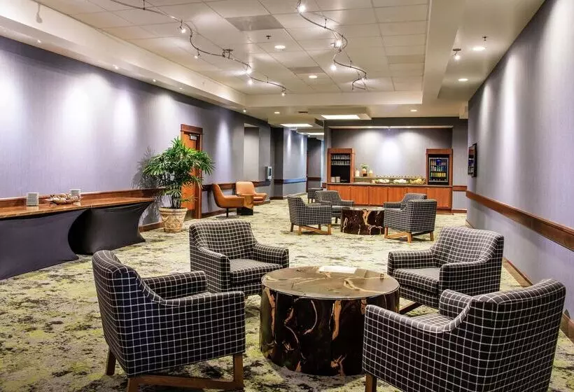 Doubletree By Hilton Hotel Portland