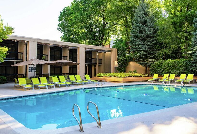 Doubletree By Hilton Hotel Portland